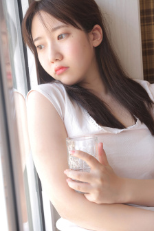 三个黑人一个接一个上